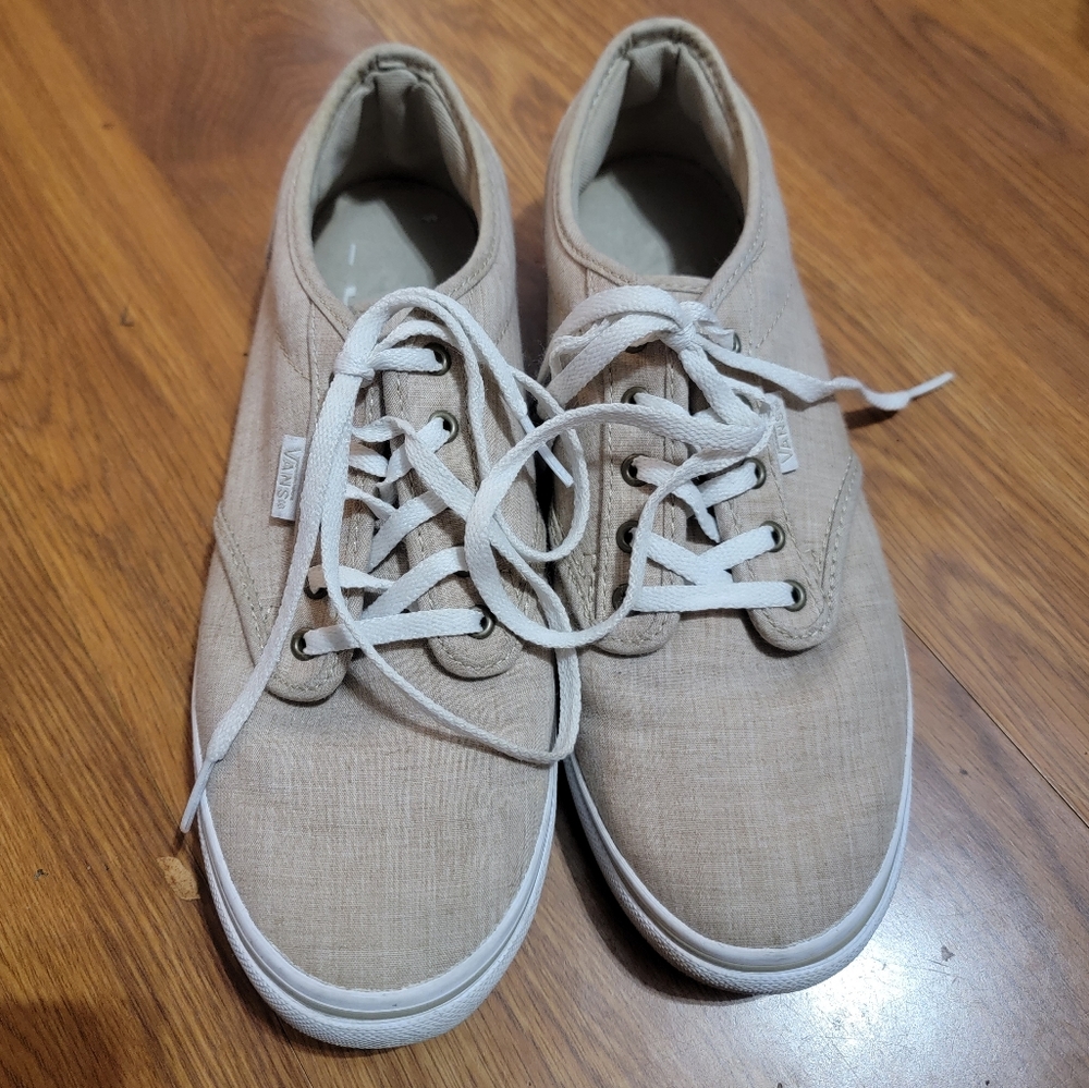 WELL WORN Beige Vans